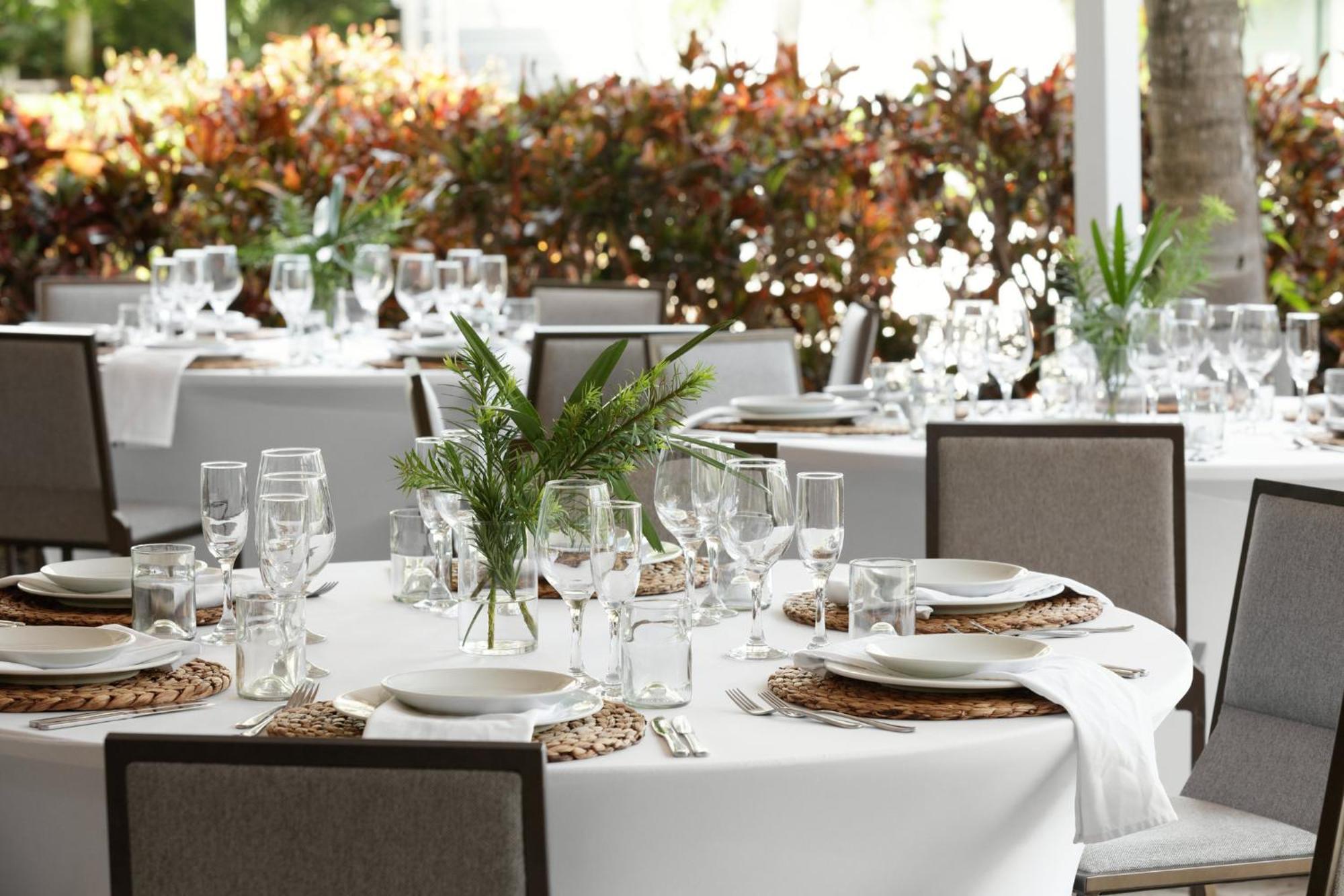 Kimpton Surfcomber Resort 4*