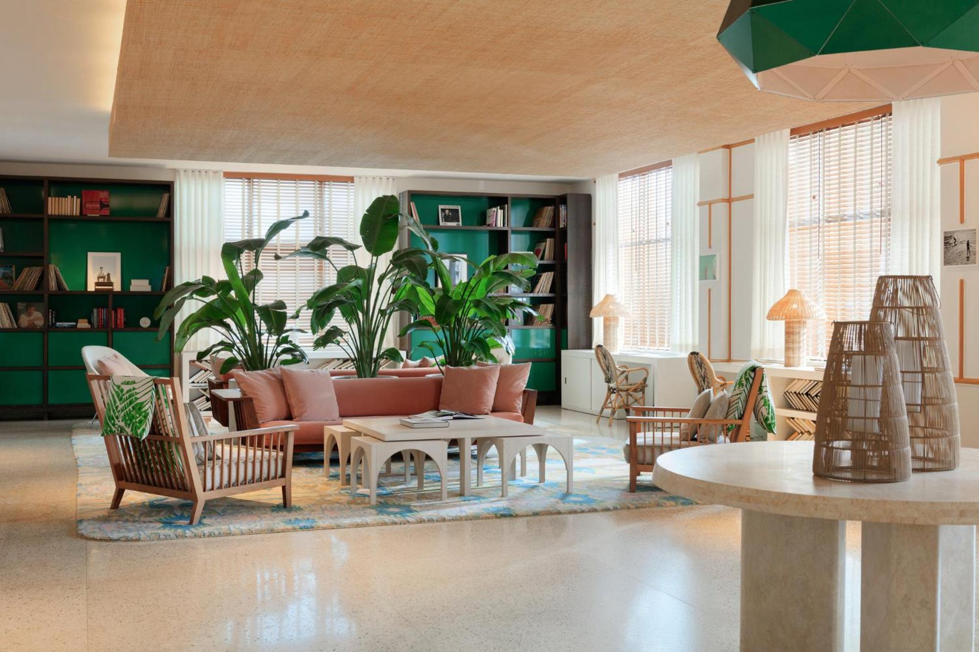 Kimpton Surfcomber Miami Beach